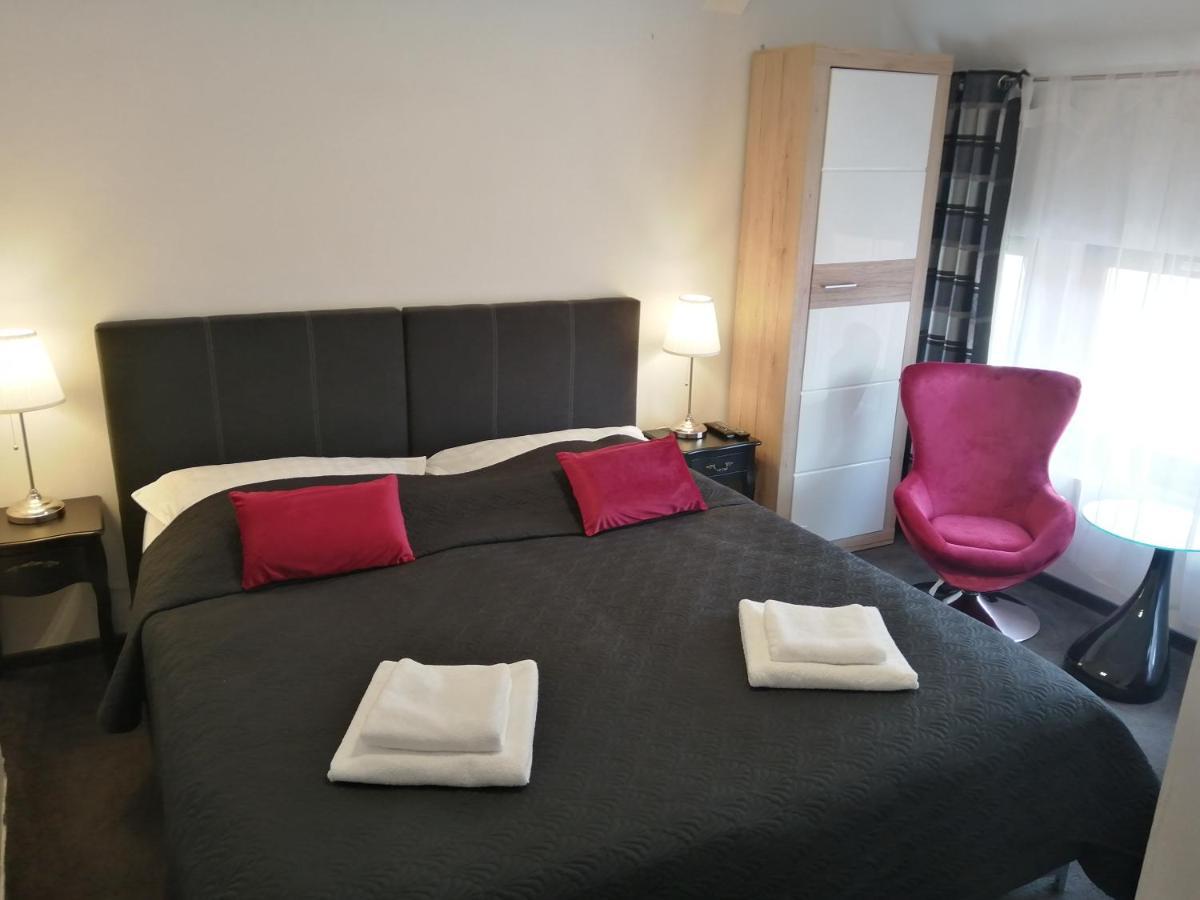 Filsdeger Haz - Central Rooms & Apartmans ภายนอก รูปภาพ