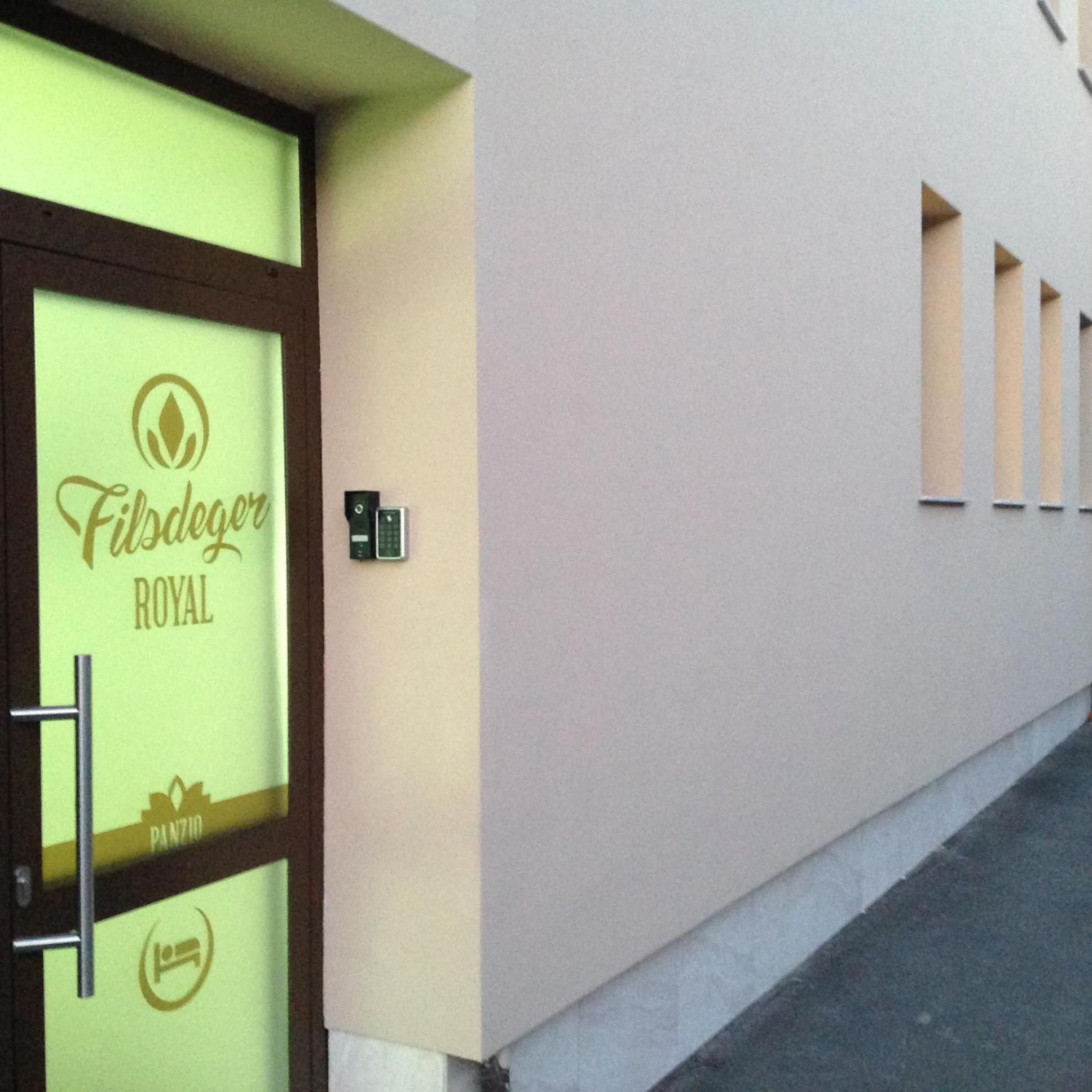 Filsdeger Haz - Central Rooms & Apartmans ภายนอก รูปภาพ